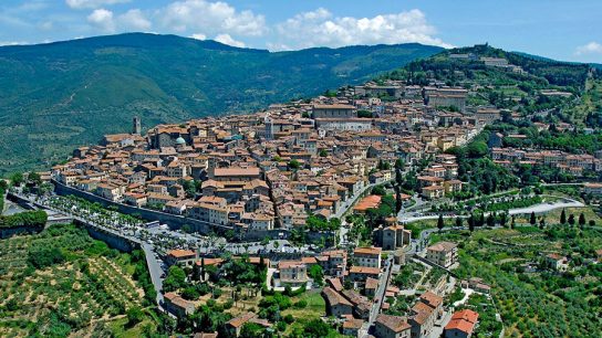- Cortona panorama 544x306 - Cortona and Arezzo