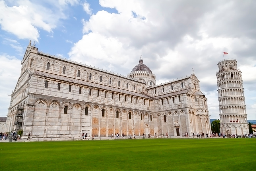 - Pisa Piazza Miracoli - Pisa
